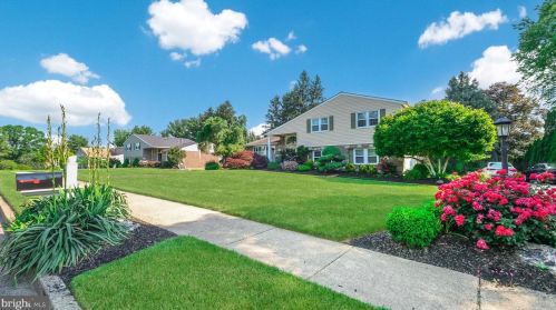1011 Barnswallow Ln, Huntingdon Valley, PA 19006-2003