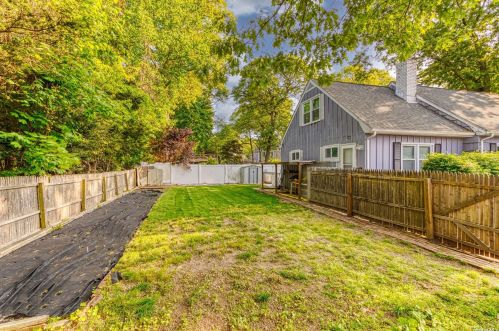 122 Bellecrest Ave, Elwood, NY 11731-1208