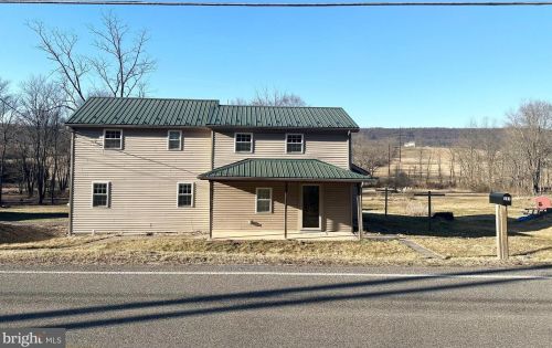 107 Sweet Arrow Lake Rd, Lincoln Colliery, PA 17963-9574