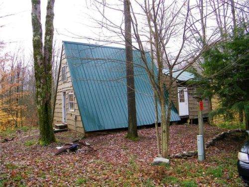 59 Hillsborough Rd, Empeyville, NY 13316-6229