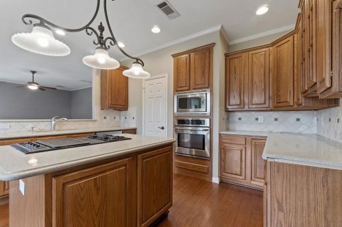 3108 Oak Meadow Dr, Lewisville TX  75028-7626 exterior