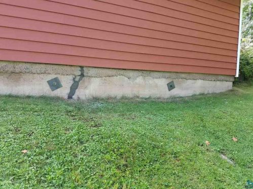 815 Almac Dr, Duluth MN  55810-2744 exterior