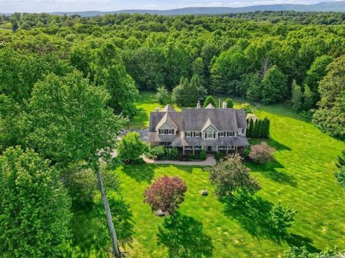 104 Meadowood Rd, Montgomery, NY 12549-1971