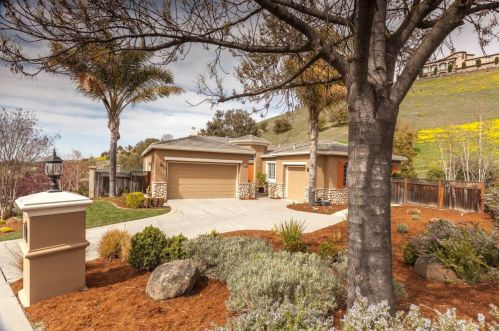 5820 Gleneagles Dr, San Jose, CA 95138-2373