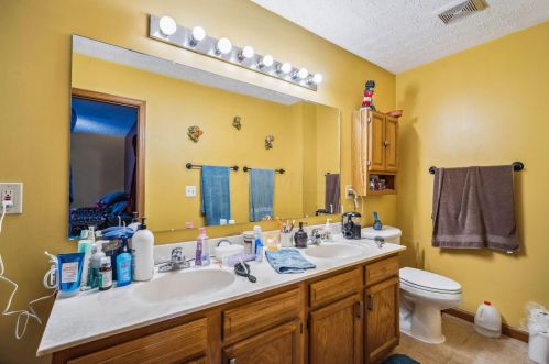 2552 Willowgate Rd, Darbydale OH  43123-1589 exterior