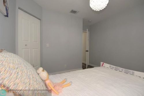 20826 21 St, Hollywood FL 33029-2334 exterior