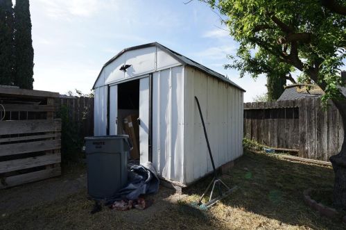 407 Mingo Way, Lathrop CA  95330-9533 exterior