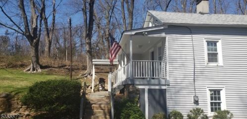3 Potterstown Rd, Lebanon NJ  08833-5045 exterior