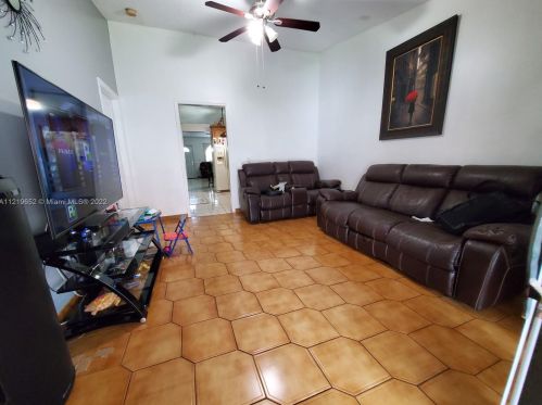 5850 20 Ln, Hialeah FL  33016-2663 exterior