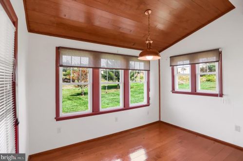 3316 Peach Orchard Rd, Mc Connellsburg, PA 17233-8532