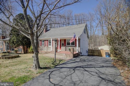 3920 Del Mar Dr, Woodbridge, VA 22193-2704