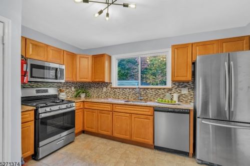 7 Tiffany Blvd, Newark NJ  07104-2415 exterior