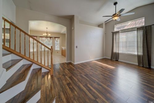 273 Sparrow St, Vacaville CA  95687-7223 exterior