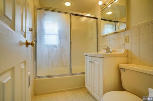 479 Berkshire Rd, Ridgewood NJ  07450-5533 exterior