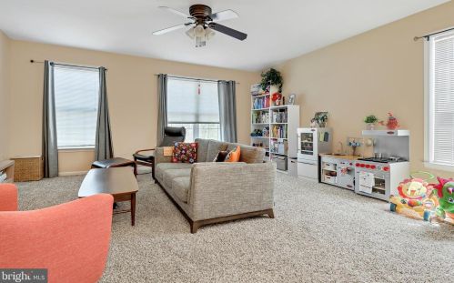 440 Waterleaf Ct, Navy Sup Dpt PA  17050-2489 exterior