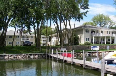 84 Rohr St, Arnolds Park, IA 51331-7772