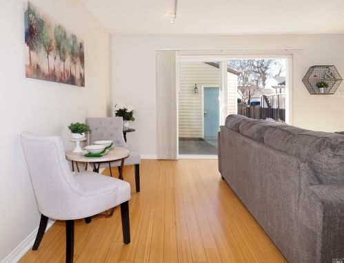 1638 Yardley St, Santa Rosa CA 95403-2397 exterior