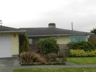 2207 87th St, Seattle, WA 98117-3742