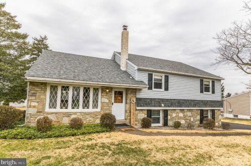 59 Fairhill Dr, Southampton, PA 18966-1303