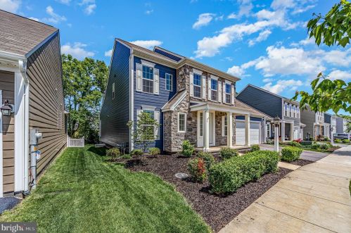 96 Hoke Farm Way, Navy Sup Dpt, PA 17050-4141