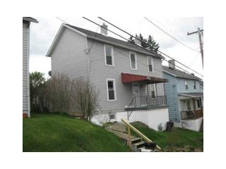 46 Oak St, Manor PA  15665-9701 exterior