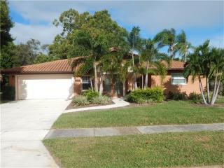 7436 Dickens Dr, Sarasota, FL 34231-7913