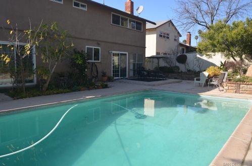 7043 Bobhird Dr, San Diego CA 92119-1403 exterior