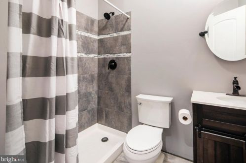 240 O St, Purcellville VA  20132-3002 exterior