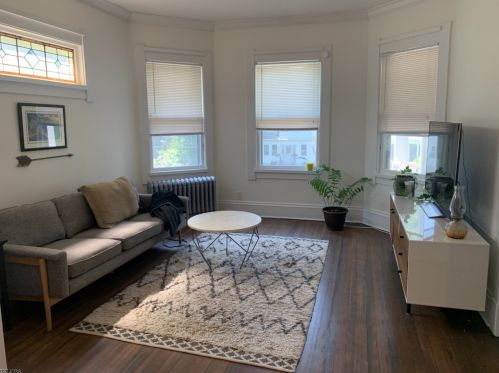 33 Montclair Ave, Montclair NJ  07042-4003 exterior