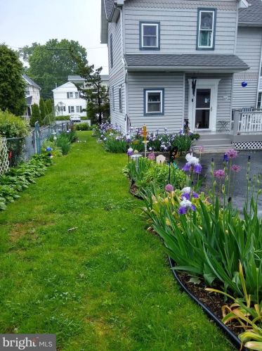 704 Berwyn Ave, Berwyn PA  19312-1714 exterior