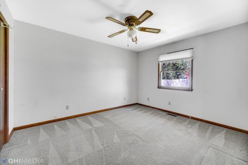 2302 Shaker Dr, Valpo IN  46383-3249 exterior