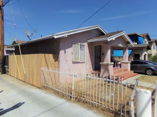 1175 17th St, Long Beach, CA 90813-2164