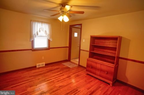 5001 Berkley St, Harrisburg PA 17109-4508 exterior