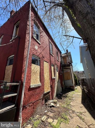 589 Columbia Rd, Washington DC 20001-2906 exterior