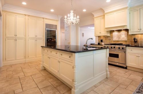 54 Buckout Rd, White Plains NY  10604-1503 exterior