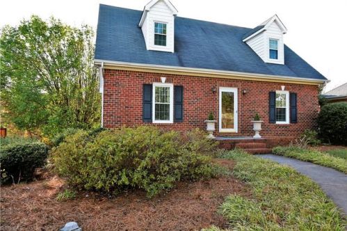204 Bradford Lake Ct, Lewisville, NC 27023-8663