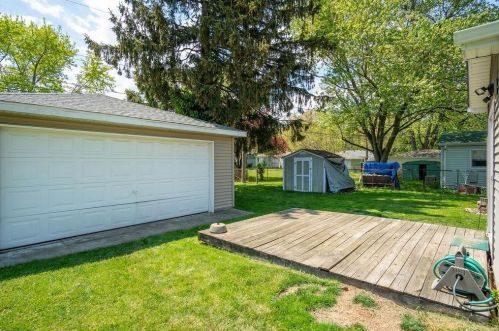 301 8th St, Hobart IN  46342-5124 exterior