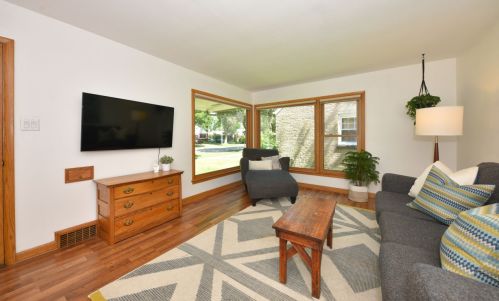 2205 Marne Ave, Milwaukee WI  53209-4328 exterior