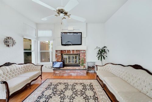 272 Sparrow St, Vacaville CA  95687-7225 exterior