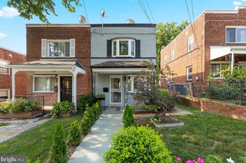 38 Underwood Pl, Washington, DC 20012-2118