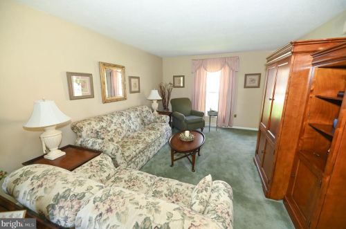 17 Briarwood Rd, Shrewsbury PA  17361-1801 exterior