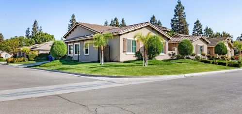 7316 Babigian Ave, Fresno, CA 93722-3495