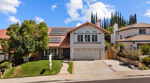 20419 Samual Dr, Santa Clarita, CA 91350-3813