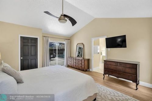 16340 11th St, Hollywood FL 33027-5115 exterior