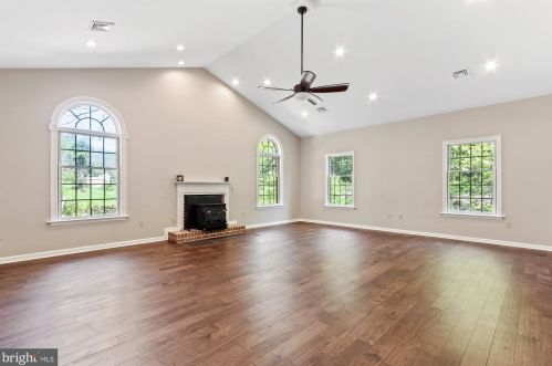 786 Arbor Dr, Red Lion PA  17356-8611 exterior