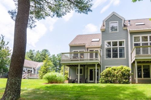 37 Hawthorne Village Rd, Nashua NH  03062-2268 exterior
