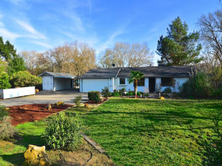 24 8th St, Templeton, CA 93465-9343