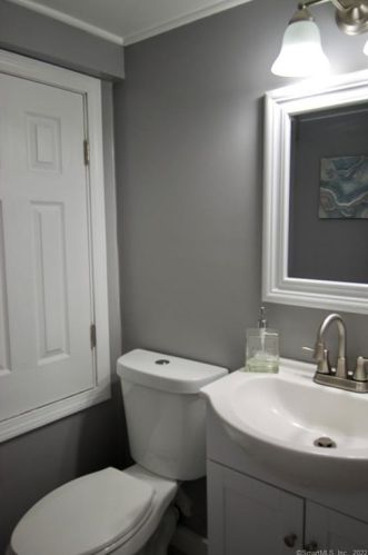 59 Carriage Dr, Wallingford CT 06492-3111 exterior