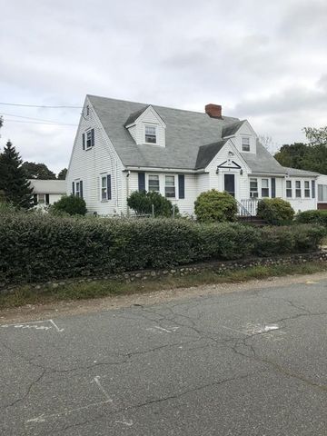 4 Falmouth St, Saugus, MA 01906-4033