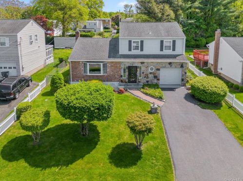 16 Midway Rd, White Plains, NY 10607-2109
